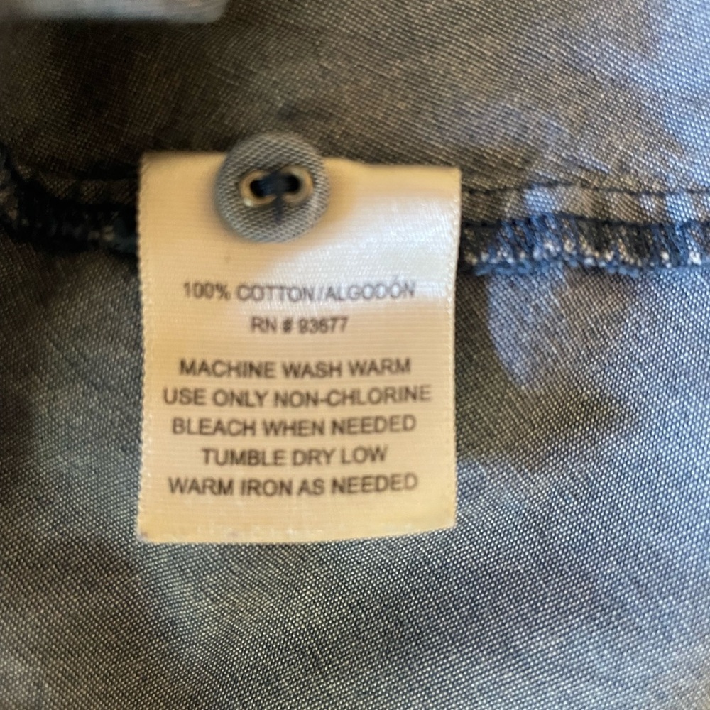 St. John's Bay Blue Chambray Button-Down Cotton Shirt M - Picture 9 of 9